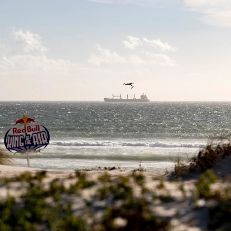 red-bull-king-of-the-air-2020-highlights-court