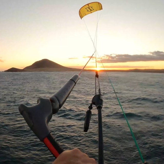 greece-spyros-gi-kiteloop-sunset-session